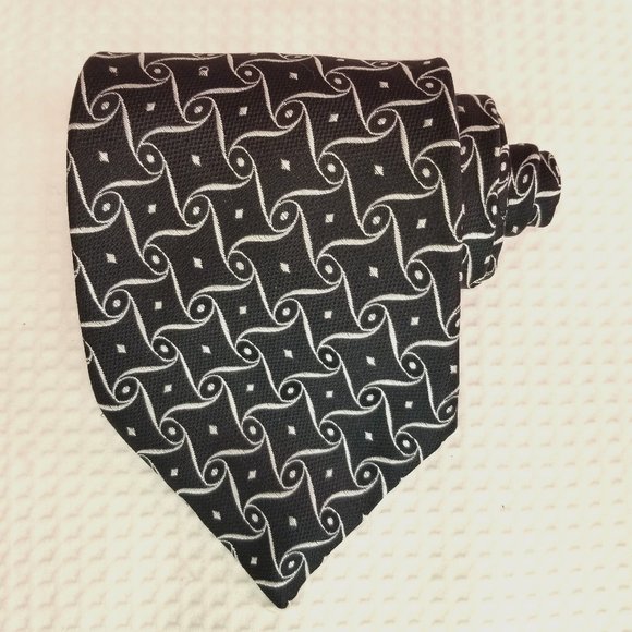 Essex Row Men's Tie 100% Silk Black & White Scroll Foulard 3 1/2x58 1/2" - Picture 2 of 6